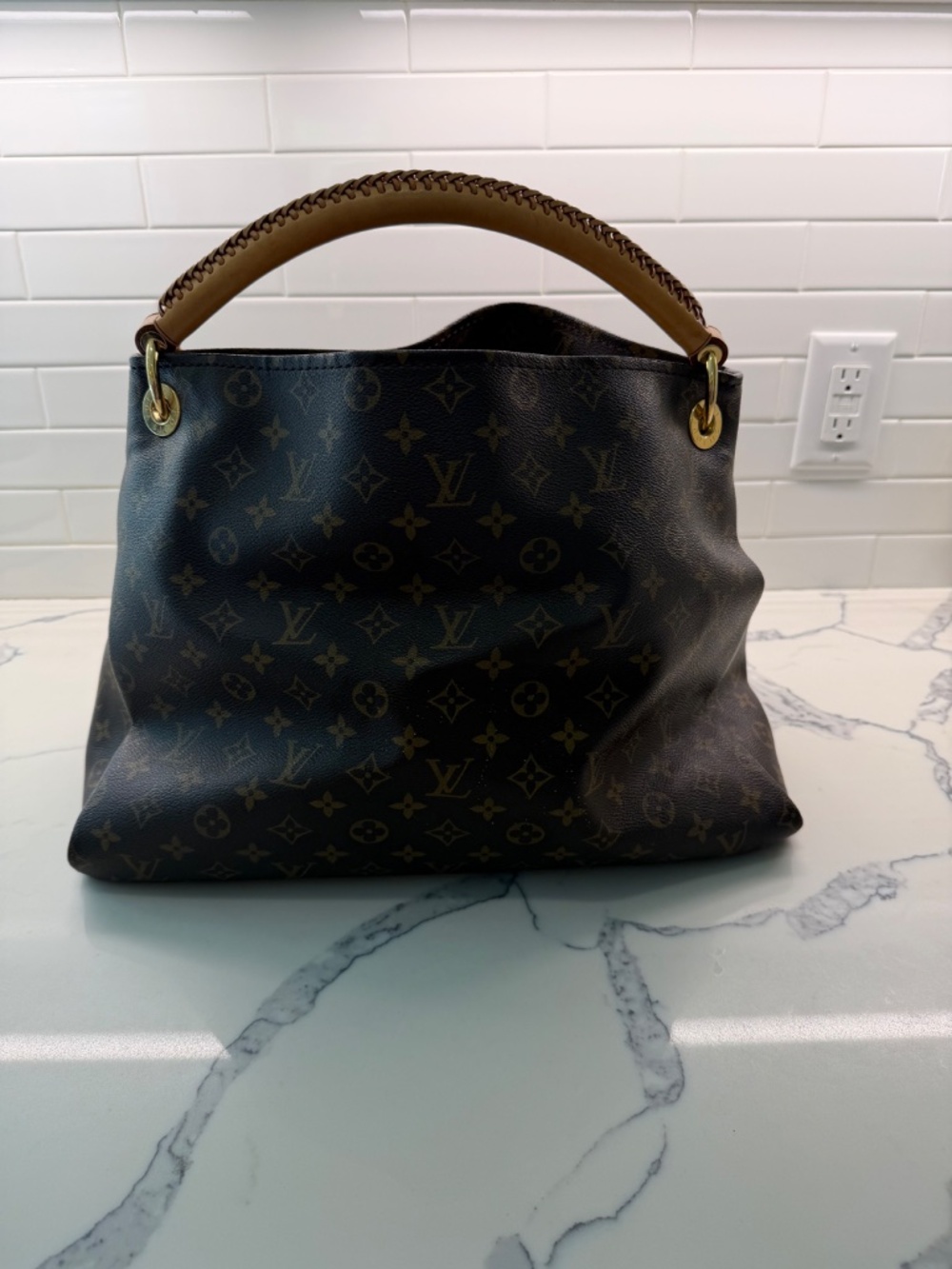 Louis Vuitton Artsy MM Monogram Hobo Bag w/ Key Leash + Dust Bag - Picture 2 of 10